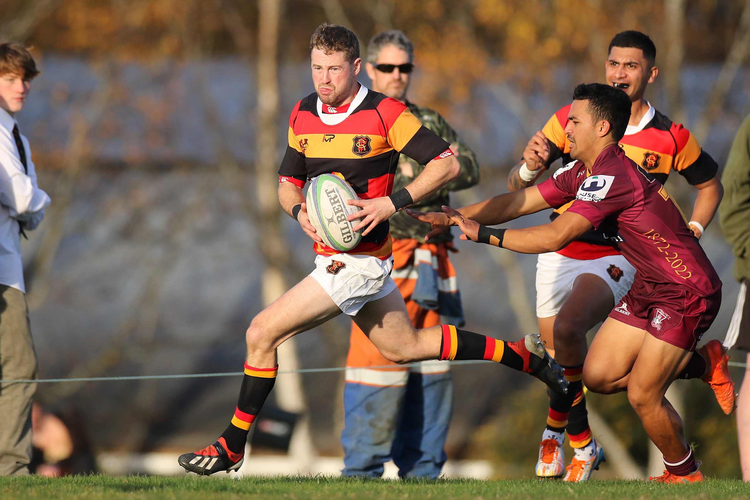 Shaun Driver of Zingari Richmond runs into a gap during the Premier club rugby match between Zingari Richmond and Alhambra Union played for the Grace Mills Trophy at Montecillo in Dunedin on Saturday 28th May, 2022. © John Caswell / http://www.caswellimages.com