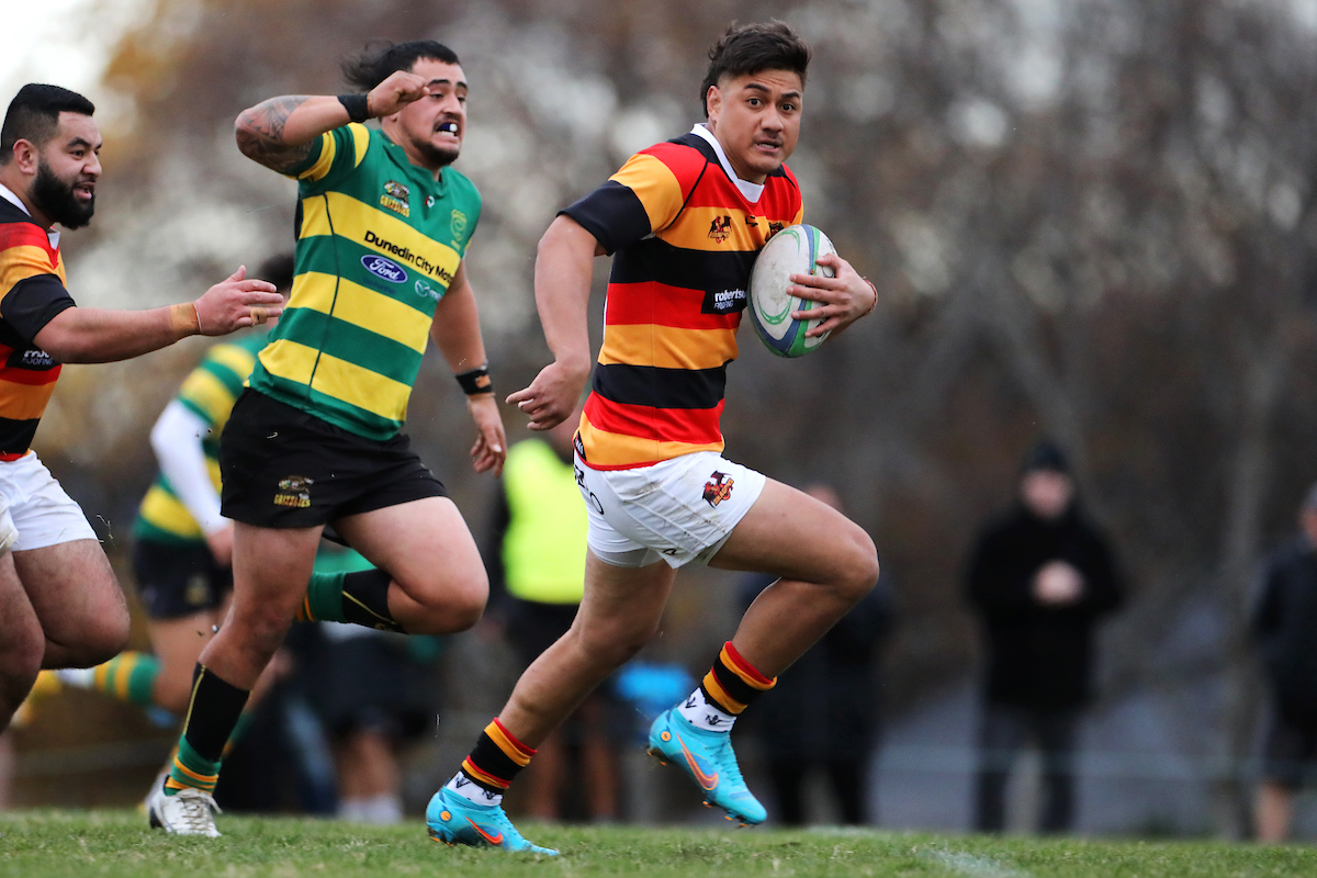 Tama Apineru of Zingari Richmond looks for support during the Premier club rugby match between Zingari Richmond and Green Island played at Montecillo in Dunedin on Saturday 25th June, 2022. © John Caswell / https://tapebootsandbeer.com/